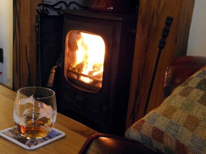 Cosy peat fire Uist Holiday Cottage